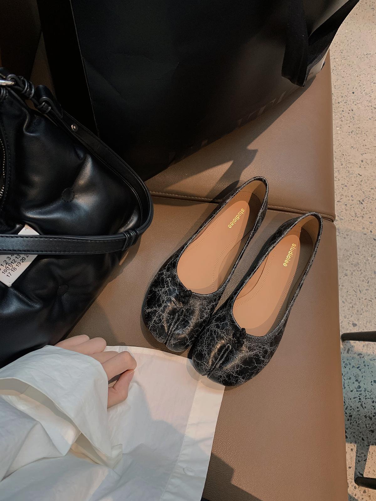 

Модная женская обувь балетки с раздельным пальцем Мэри Джейн черная больших размеров 44 туфли лоферы для платья дропшиппинг балерины для женщин обувь таби 40 чёрный