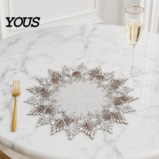 Hollow Edge Table Mat Lace Mat, Non-Slip Round Placemat, Heat-Insulating Anti-Scalding Textured Dining Oil-Stain Resistant Tablecloth for