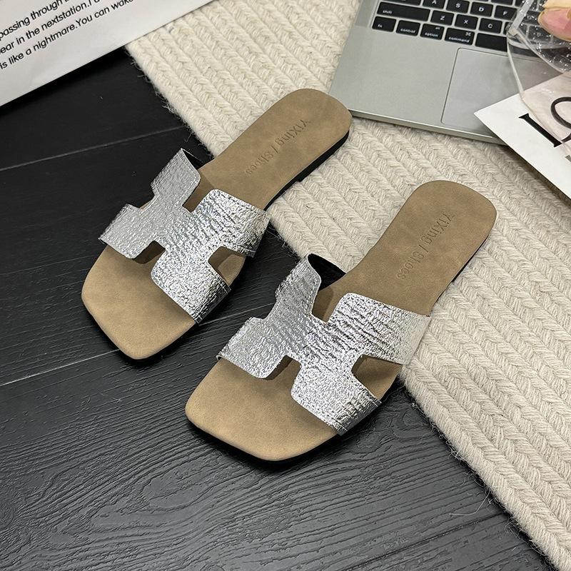 

Slippers summer 2025 small fragrant wind out French summer Internet celebrity women s fashion sandals flat bottom new wear soft leather 35