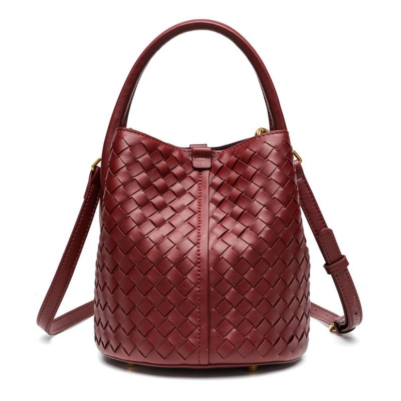 

Fashionable Light Luxury Women s Bag Niche Single-shoulder Diagonal Large-capacity Hand-woven Exquisite Portable Bucket 18cmx18cmx20cmx
