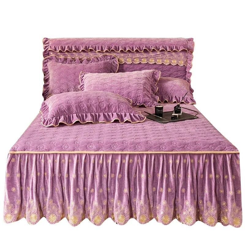 Colcha de veludo bordado Queen Size Capa de cama macia Inverno Grosso King Bed Skirt com 2 fronhas Roupa de cama para casa