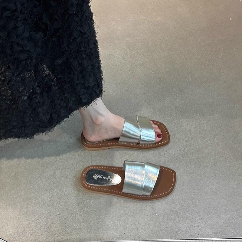 Niche design sense retro square head open-toed flat-bottomed slippers female summer wear fairy wind seaside vacation beach sandals