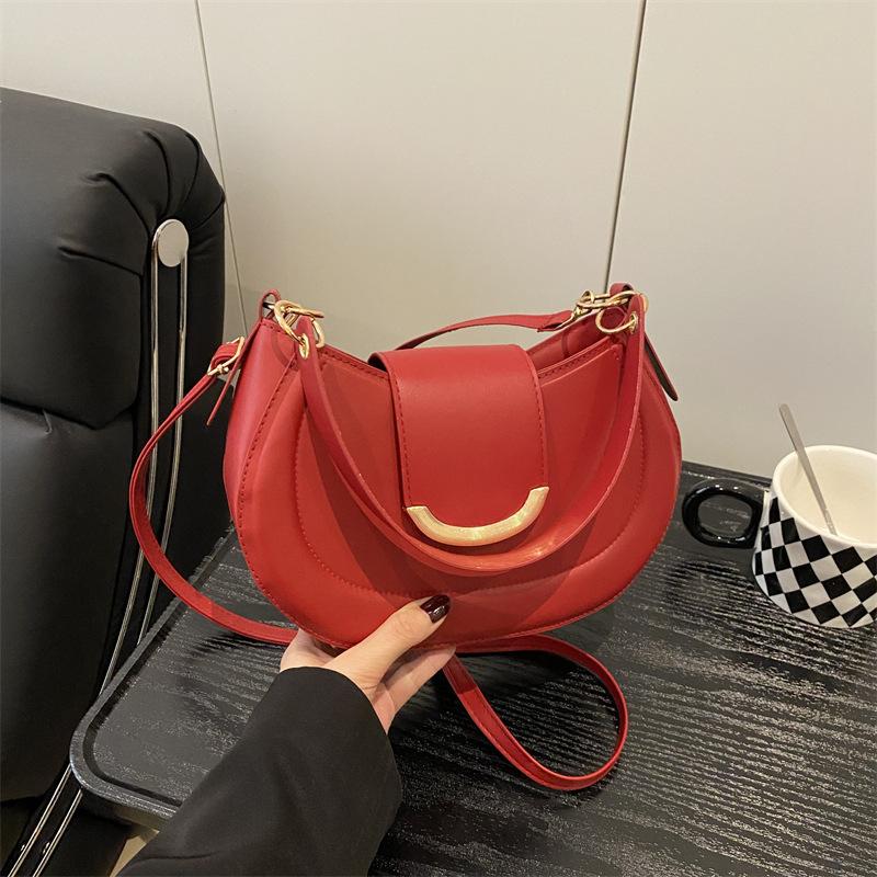 Women's Casual Messenger Bag New Women's Bag Simple Underarm Bag Solid Color Fashion Niche Design Bag Tide 2025 One Shoulder