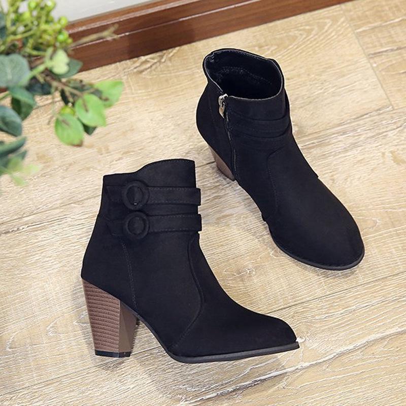 Stivaletti Corti in Pelle Scamosciata Europei e Americani con Tacco Chunky e Punta Acuta (Taglie 35-43)
