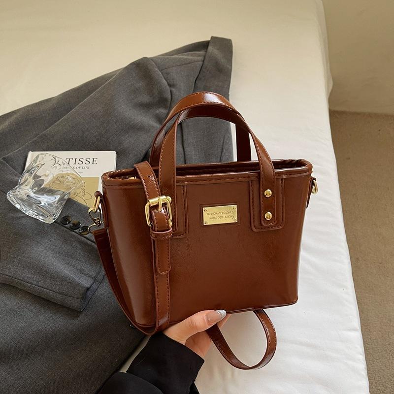 High-end Fashion Handbag Retro Bucket Bag Women's Autumn and Winter New Versatile Shoulder Bag Messenger Bag