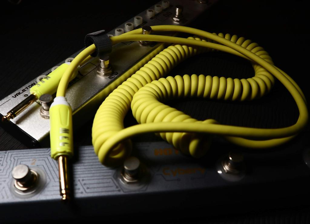 Aestivate Guitar Coiled Cable, Bass Shielded Curl Cord, 6.35mm, 10 Feet3m (Yellow)