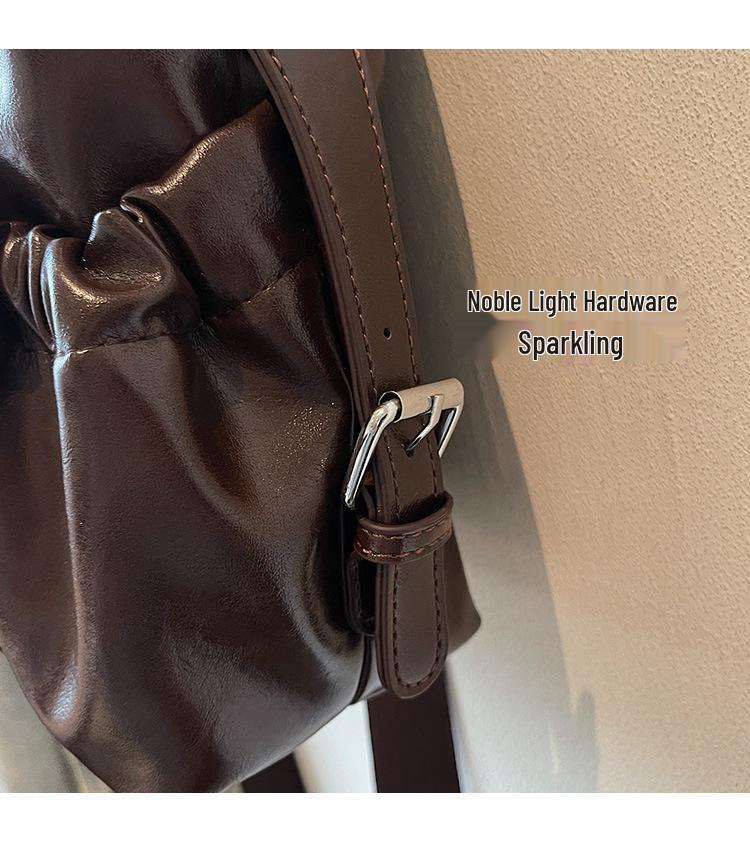 Grenzüberschreitende Plissee-Tragetasche: Modische vielseitige Umhänge- & Crossbody-Tasche im College-Stil