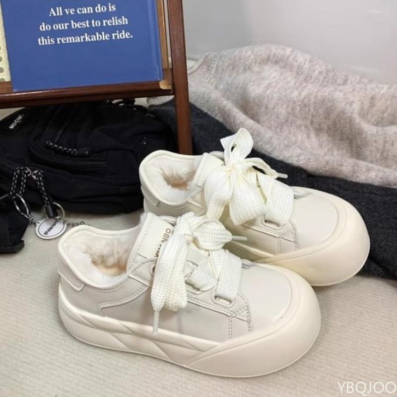 Thick soled high head bread shoes for winter female students providing warmth comfort simple comfortable white shoes