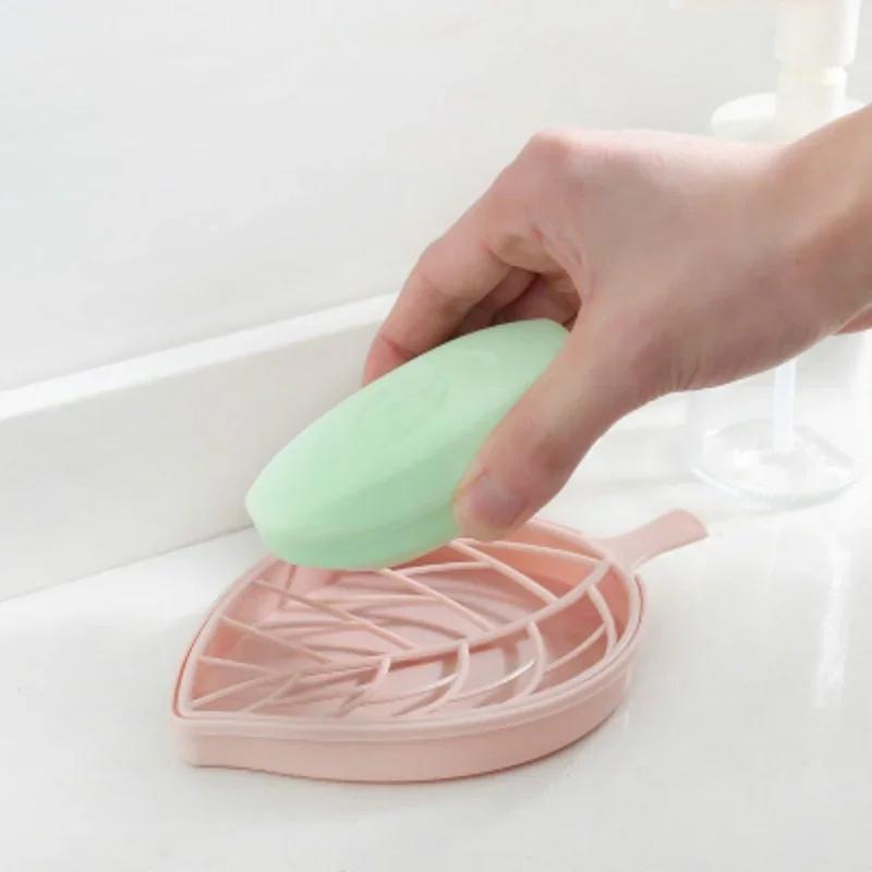 1PCS Concise Design Green Leaf Shape Soap Dish Tray Creative Plant Plastic Soap Saver Holder Household Bathroom Washing Supplies