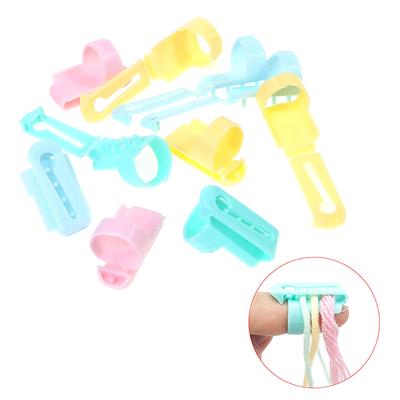 Outil de tricot de laine de pull de séparateur de doigt 4 Guide de fil dé à coudre en plastique