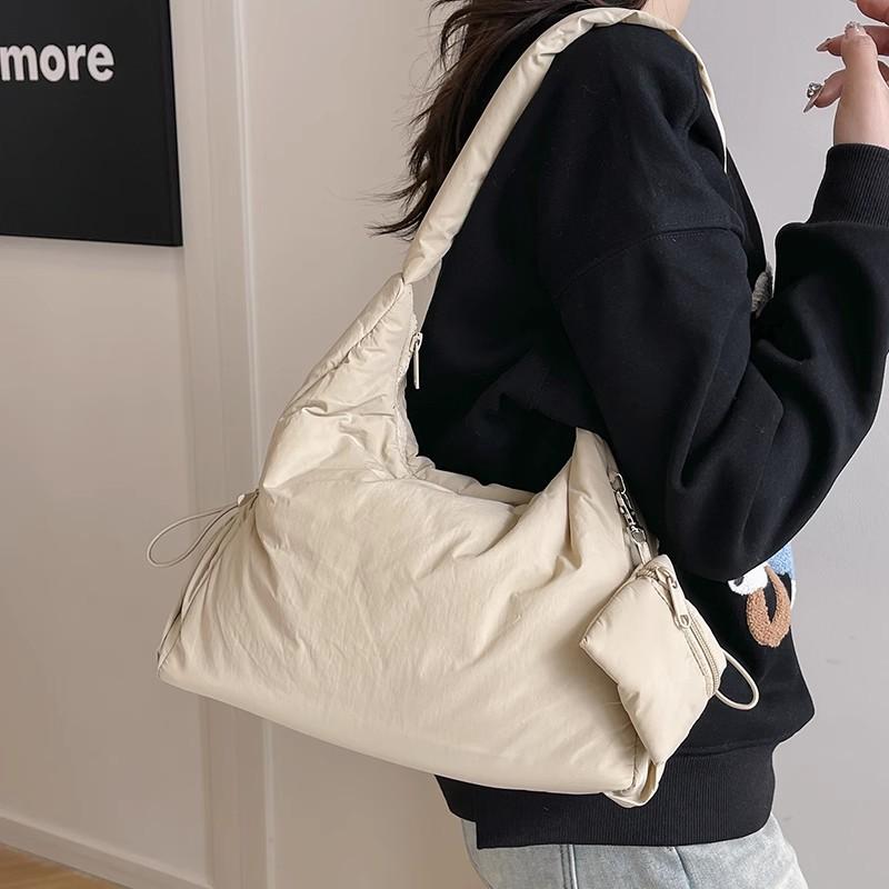 Fashion Trend Armpit Spring New Simple Casual Tote Bag for Work and Commuting, Large Capacity Shoulder Bag