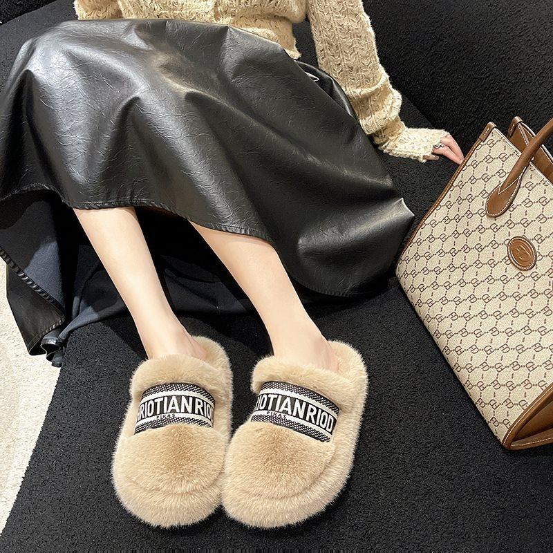 

Plush plush mop printing large size external wear sense 2025 autumn and winter cotton slippers fashion platform women s shoes bag head new 42