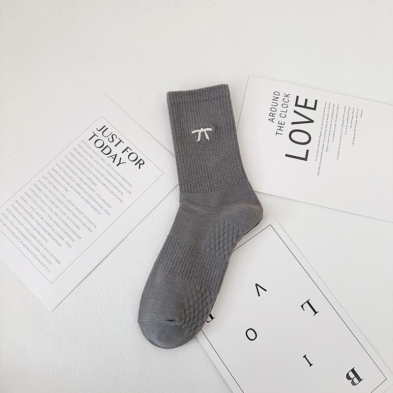 Women's Spring and Autumn New Embroidered Bowknot Mid-tube Socks Combed Cotton Women's Socks