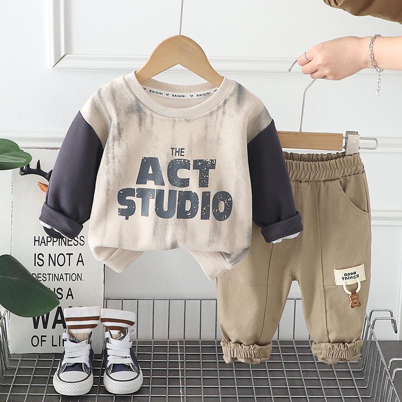 Boys' Spring 2025 Two-Piece Outfit: English Letter Round Neck Suit for Kids