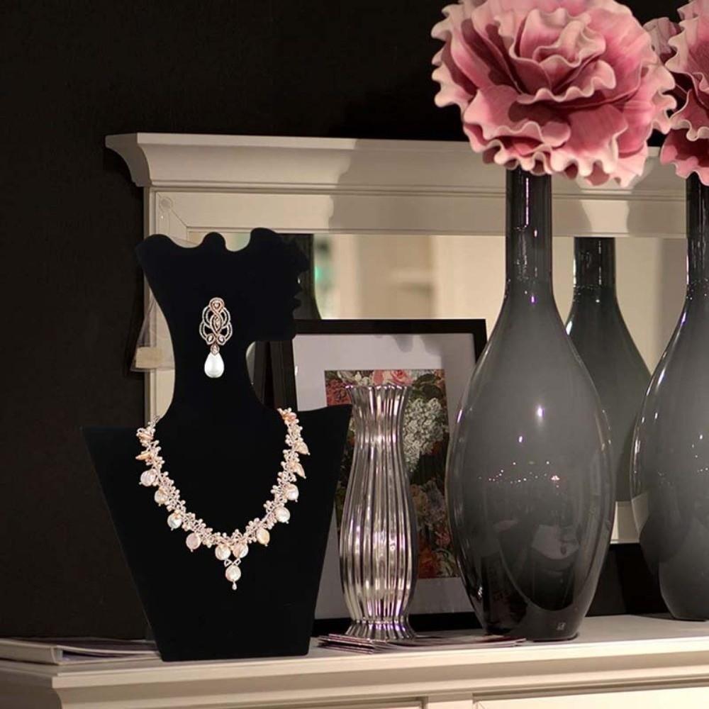 Creative Black Portrait Display Velvet Jewelry Mannequin Pendant Organizer Bust Pendant Window Display Jewelry Display Stand