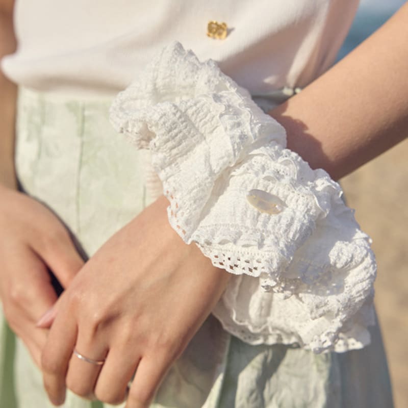 Your name Here Lace Frill Scrunchie Y5A013