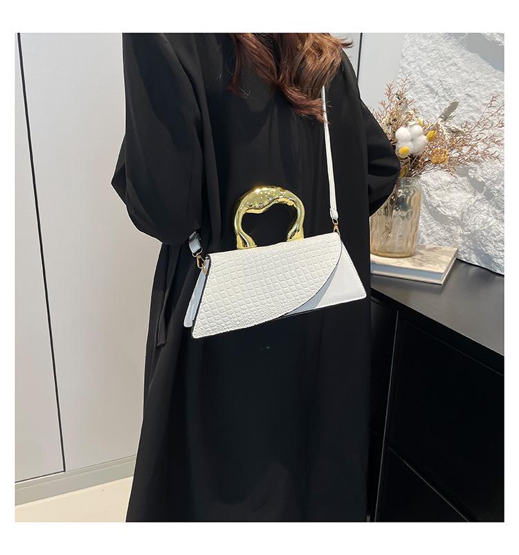 Elegant Women's Handbag: Fashionable, Small Square Crossbody with Unique Autumn 2024 Design and Stylish Personality.