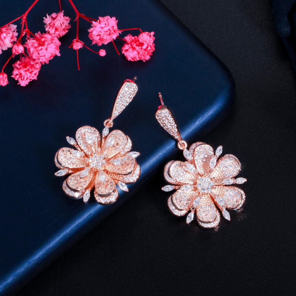 Stud Earrings Creative Three-Dimensional Flower Shape Full Of Diamonds Zircon Women'S Temperament Earrings Cold Wind Ear Jewelry