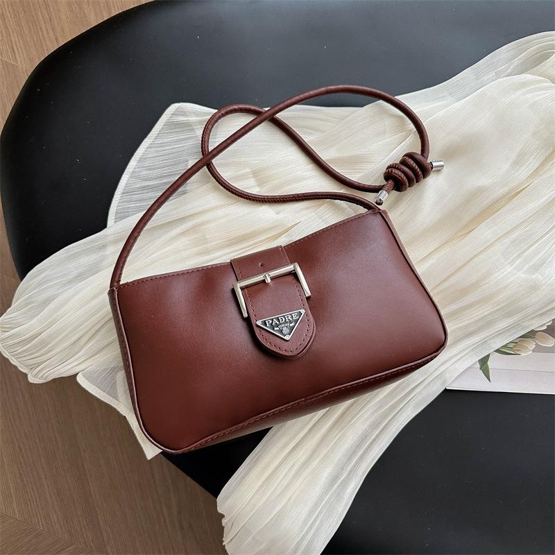 Kadınlar İçin Yazlık Moda Çantalar Yeni Moda Avrupa ve Amerikan Retro Moda Tek Omuz Koltuk Altı Çantası Trend Çapraz Askılı Küçük Kare Çanta