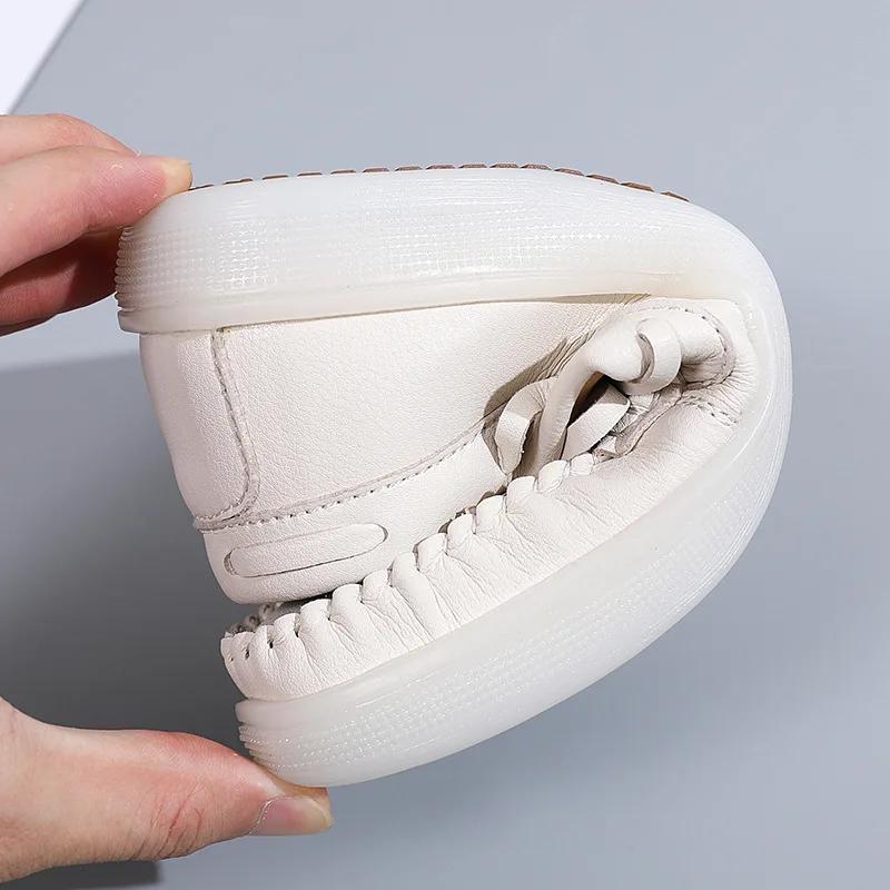 New Spring and Summer Hollow Flat Mother Shoes Women Casual Shoes Simple White Wear-resistant Women Sneakers