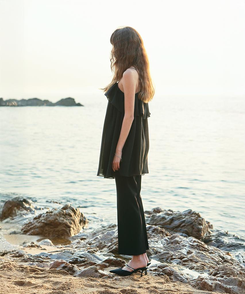 Aiseugadeuneiogongpal Ruffle Tea Dress_Black
