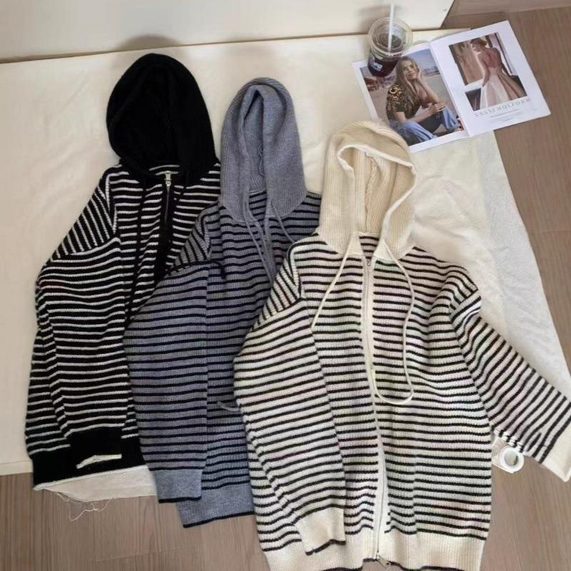 Autumn and Winter New Tops Contrasting Colors Striped Knitted Cardigan Women's Loose Sweater Design Sense Women's Hoodie Jacket