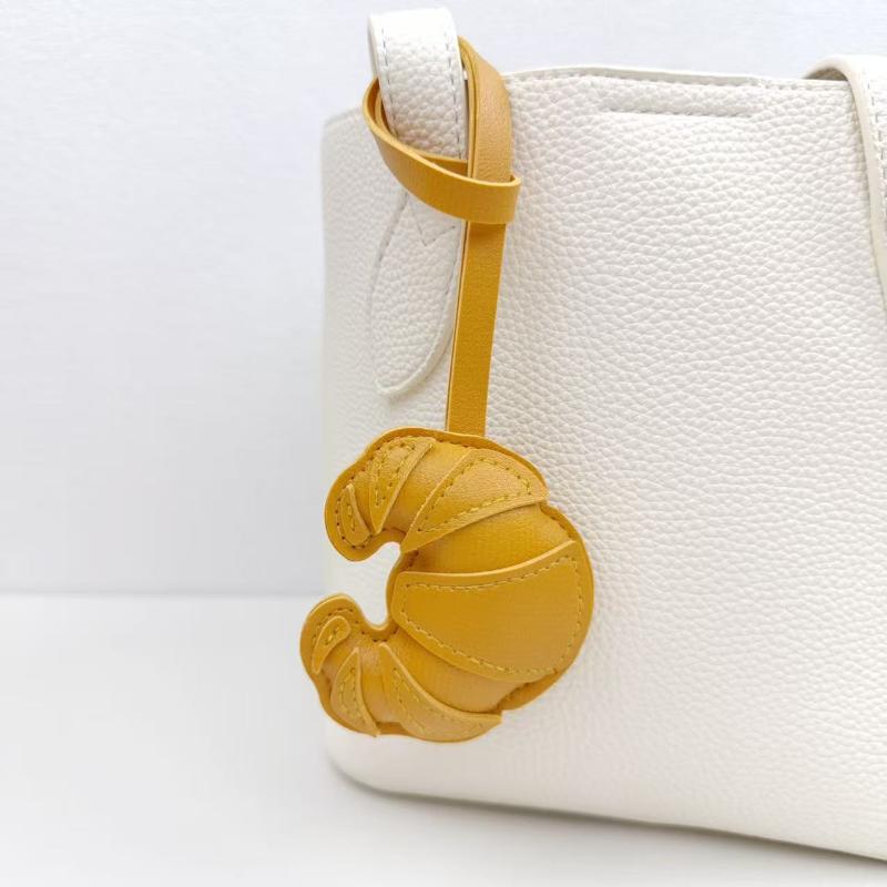 Handmade Leather Croissant Women'S Bag Charm Keychain - Cute Food Backpack Pendant Couple Friend Jewelry Gift