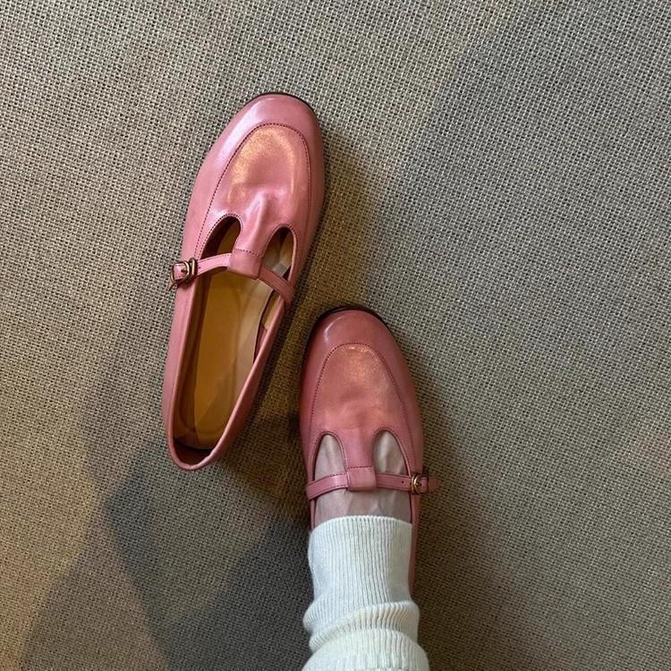 Soft leather version~ early spring new loafers women's low heel one pedal T-button small leather shoes retro comfortable single shoes