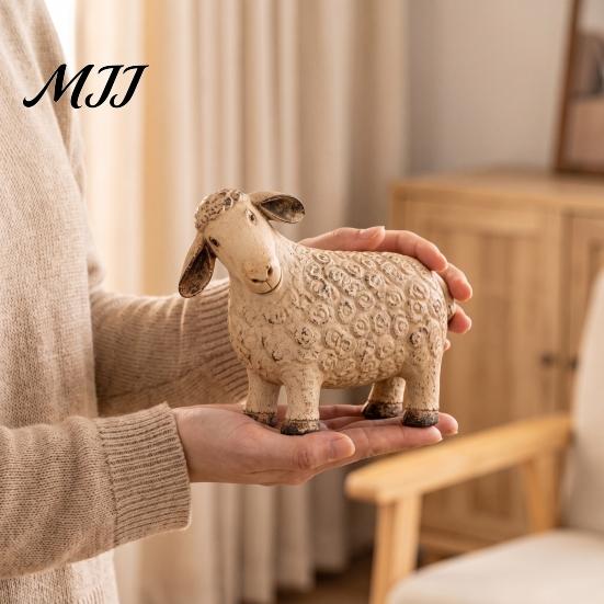 Rustic Home Decor Sheep Figurine, Farmhouse Resin Lamb Statue, Vintage Country Style Tabletop Statues Decor, Cute Sculpture for Living Room