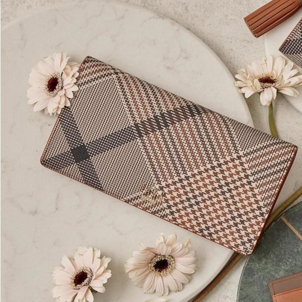 

Daks Brown Check Pattern Long Wallet With Tassel Dcwa2f322w2 Single option