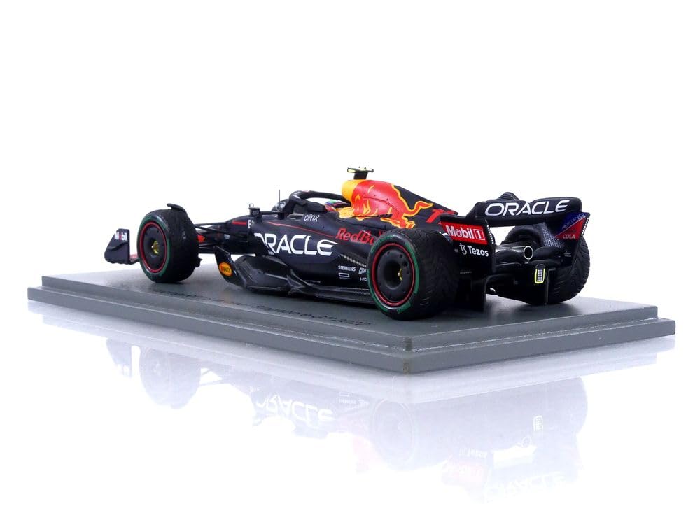 Spark Oracle Red Bull RB18 2022 F1 Singapore GP Winner Perez 1/43 #11 S.