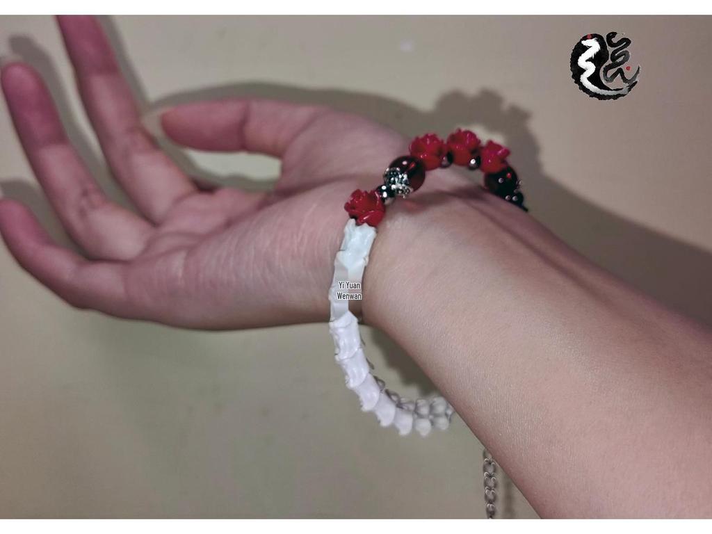 Three-Color Rose Snake Bone Beaded Bracelet - Retro Literary Style for Men and Women