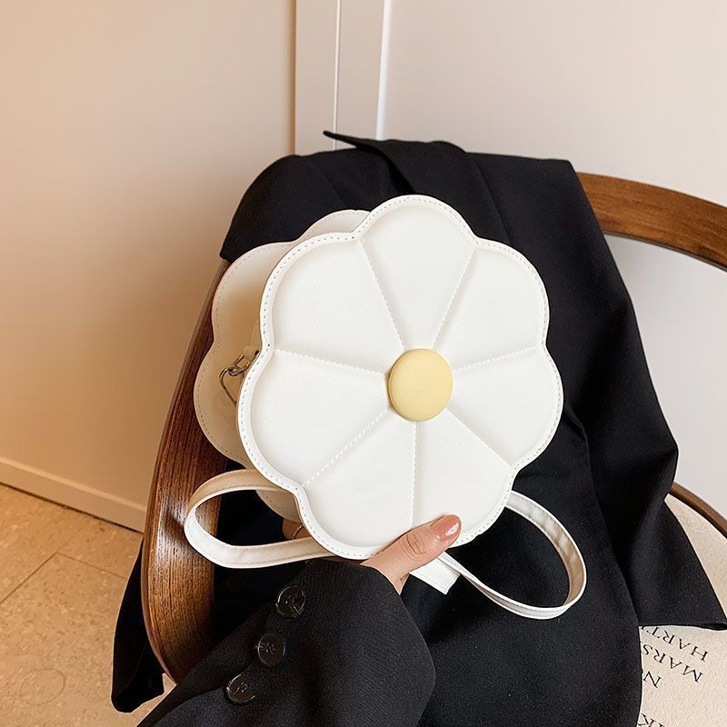 Flower bag Korean version versatile sweet portable small bag versatile simple niche design shoulder messenger bag