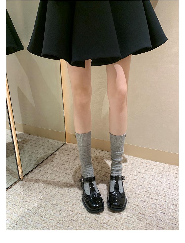 Soft cowhide~ Miu's Brock engraved T-band Mary Jane single shoes women's British style thick heel hollow small leather shoes