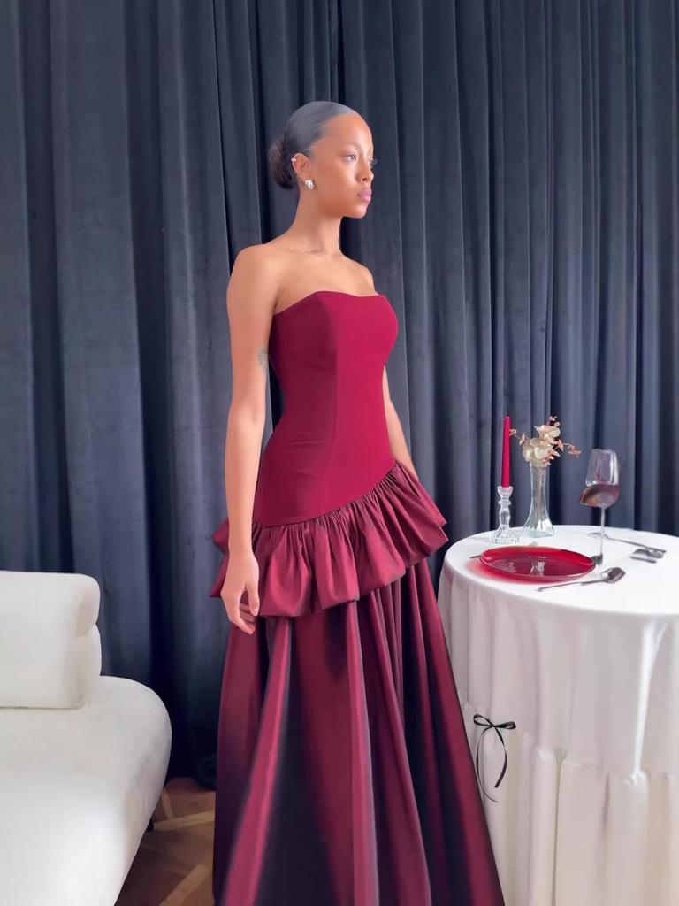 Elegantes ärmelloses langes Ballkleid für Damen - Kollektion Frühjahr 2025