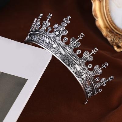 Elegant Metal Queen Crowns Tiaras Hairband for Women Men Baroque Styles Crownpiece Perfect for Weddings and Formal Event