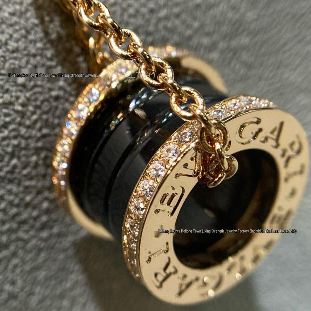 Baojia V Gold Spring Ceramic Necklace: Little Red Man Charity Edition, Delicate Clavicle Chain.