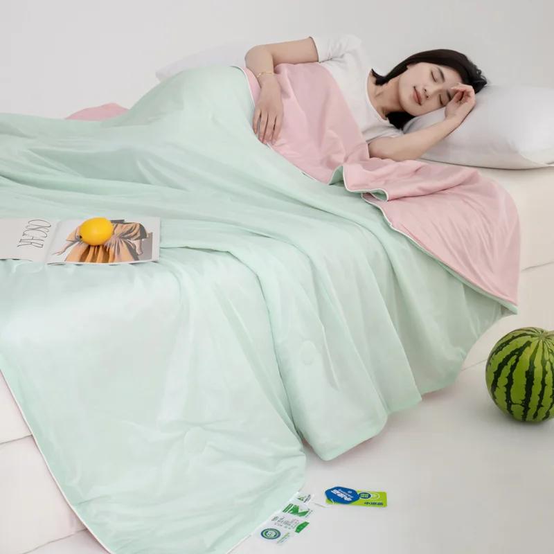

Summer Throw Blanket Air Condition King Queen Bed Quilt Smooth Breathable Lightweight Cool Feeling Comforter for Bedroom Office 150x200 cm M