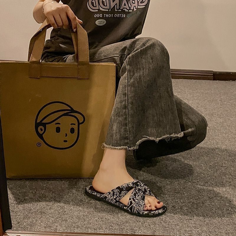 French Roman Sandals Female Summer 2025 New Fairy Wind Flat Bottom Word with Soft Sole Non-slip Maternity Shoes Female