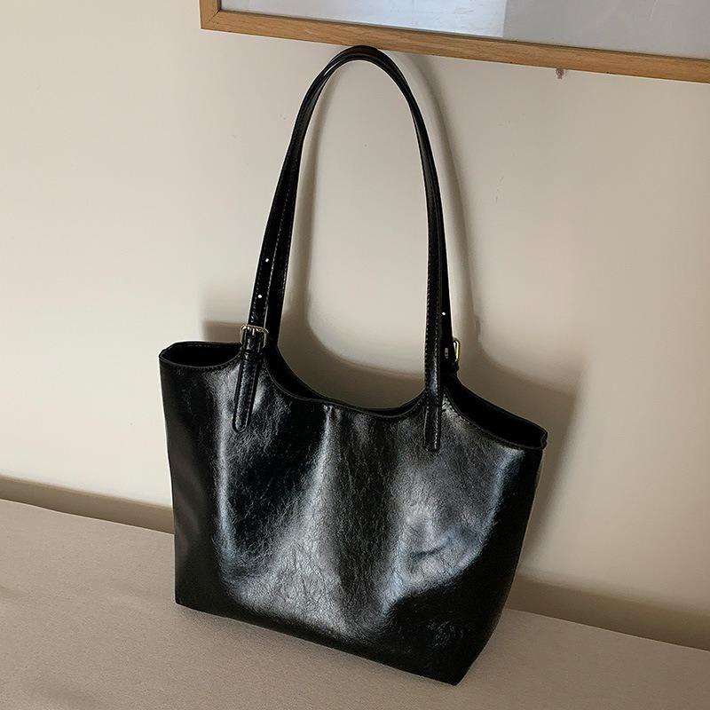Bags, niche tote bags, large-capacity women's new models, women's commuter bags, versatile shoulder bags, women's bags