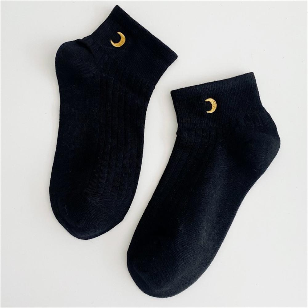 Neue Stickerei Glitzer Niedlich Liebesherz Mond Stern Lächeln Gesicht Weiße Schwarze Socken Weiche Baumwolle Kurze Knöchelsocken Dropshipping