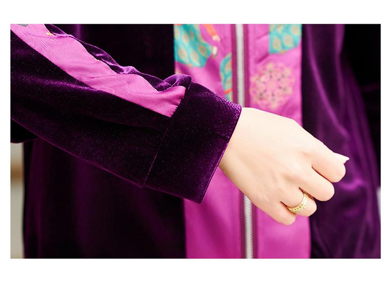 Mom's 2025 Fashionable Gold Velvet Hooded Sportswear Set for Middle-Aged & Elderly Women