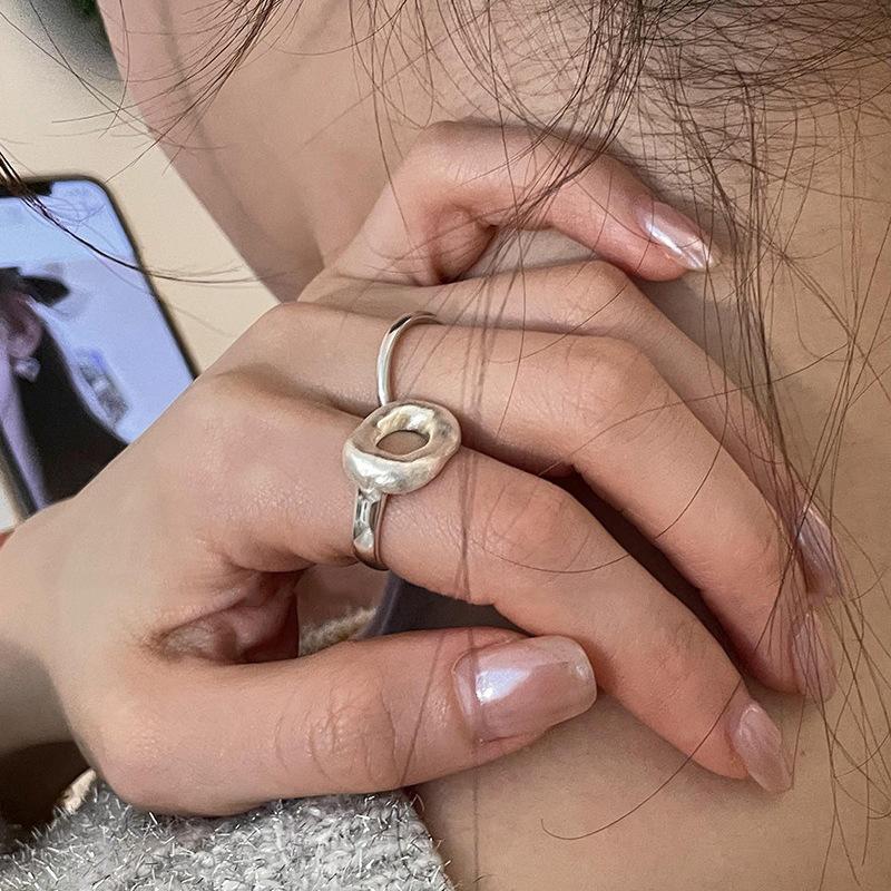 Classy Contemporary And Korean Inspired Ring For Women With A Chic Geometric Open Design Circle
