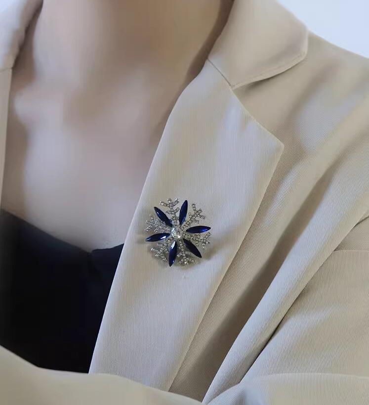 Suit Dress Brooch Suitable For Long-term Wear And Long-lasting Use With Your Family And Friends Decoration