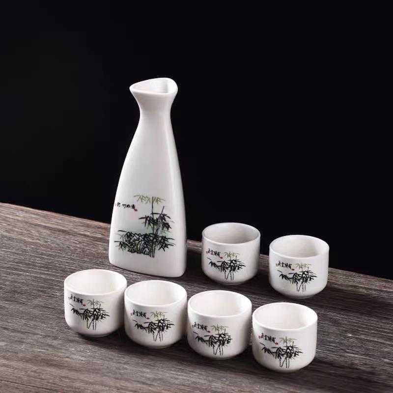 Boutique Sada vína 300 ml 45 ml 1 konvička 6 kloboučků na šálky Sada na saké a víno Keramický džbán Vodka Destiláty Dárek Domácí bar Keramické nádobí na pití Karafa