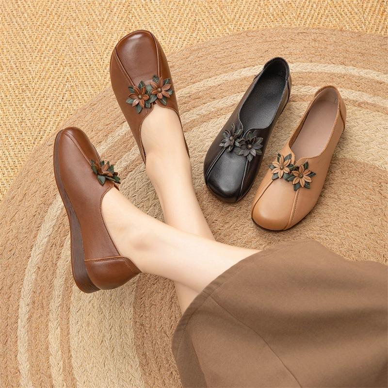 2.5cm Autumn New Mother Shoes Soft-soled Ethnic Wind Female Middle-aged and Elderly Flowers Retro Flat Shoes Women