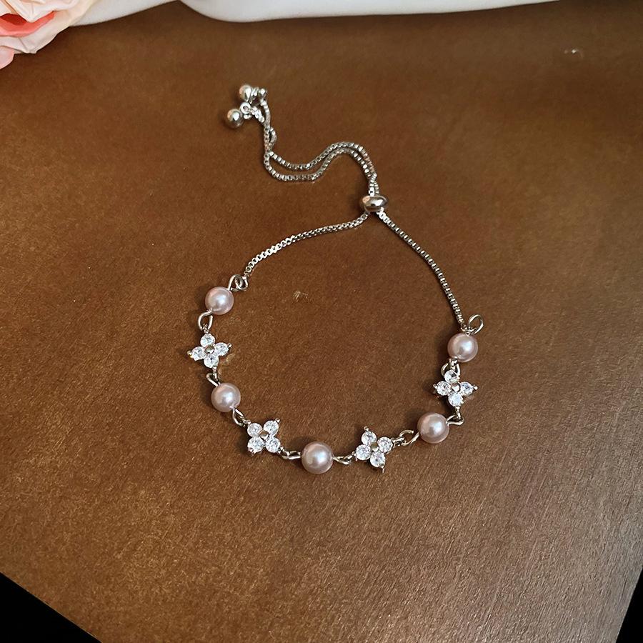 French temperament cold wind zircon star pearl bracelet light luxury bracelet sweet versatile jewelry