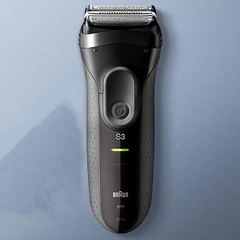 Braun Series 3 Men s Electric Shaver 3000BT CN plug (adapter included)