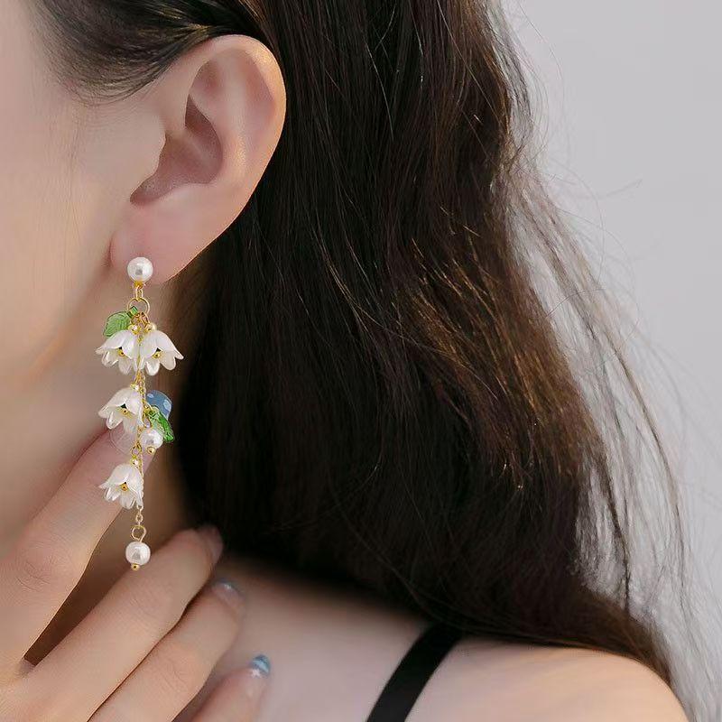 Weiße Tulpe Grüne Blätter Hängeohrringe Für Damen Perlmuttfarbene Blume Lange Quastenohrringe