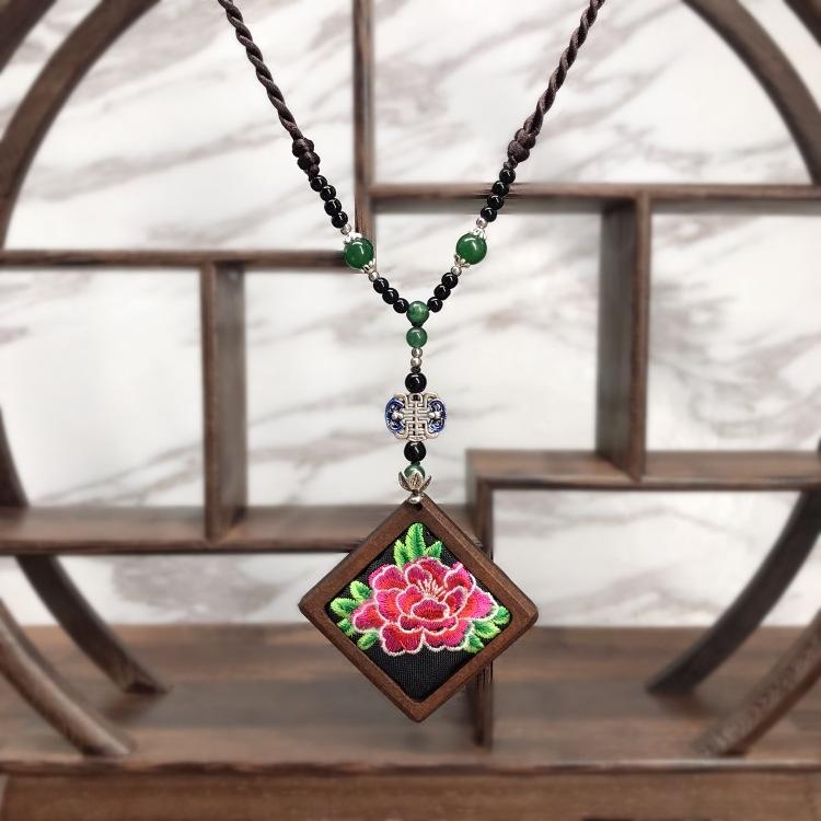 

Ретро вышитое агатовое ожерелье женское деревянное универсальное простое темпераментное цепочка для свитера кулон аксессуары